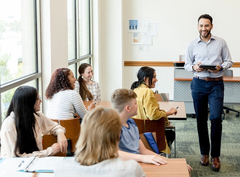 Feltrinelli Education a Didacta per il lancio di Materie Prime, la nuova offerta di corsi per docenti